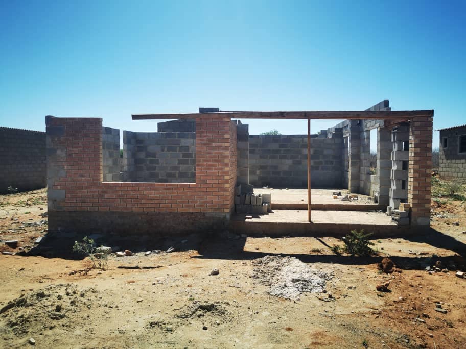 Esigodini House For Sale 3Bedroomed(main ensuite) Roof