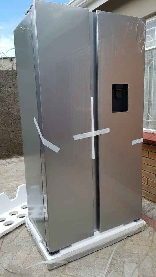 NEW HISENSE DOUBLE DOOR FRIDGE/FREEZER WITH WATER DISPENSER FOR SALE