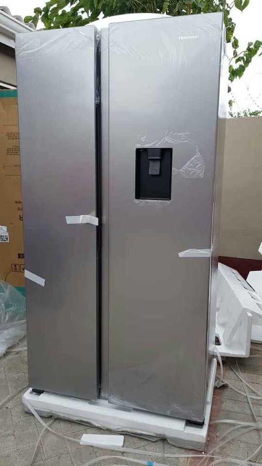 NEW HISENSE DOUBLE DOOR FRIDGE/FREEZER WITH WATER DISPENSER FOR SALE