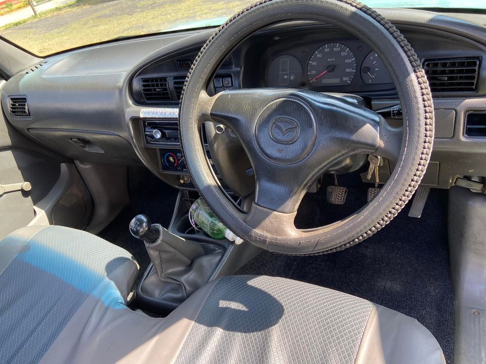 Mazda B1800 2000 model Pick Up Truck Car For Sale SAVEMARI