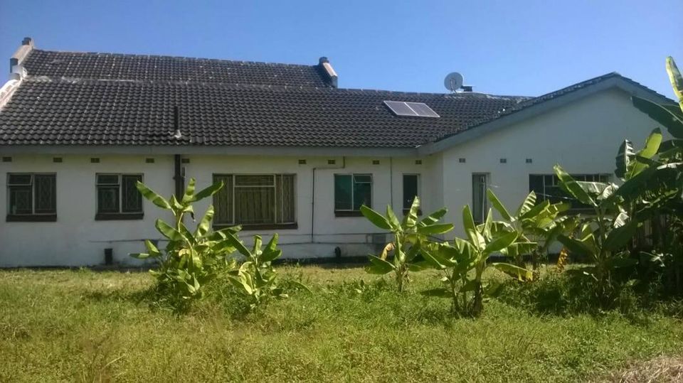 House for sale(3000sqm) in Windsor Park Ruwa SAVEMARI