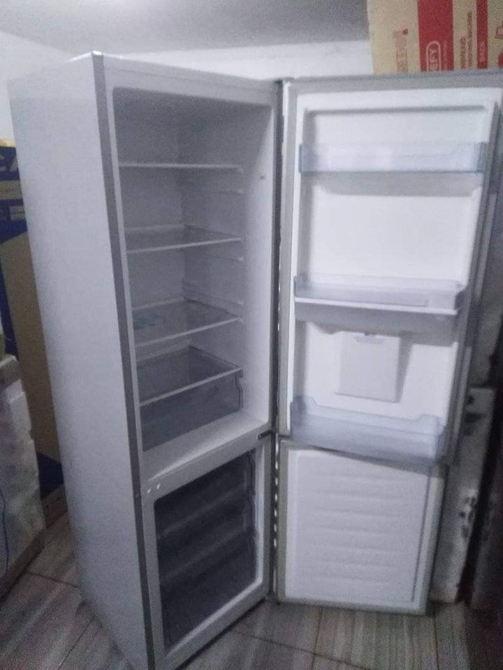 Hisense upright 360liters Fridge/Freezer For Sale SAVEMARI
