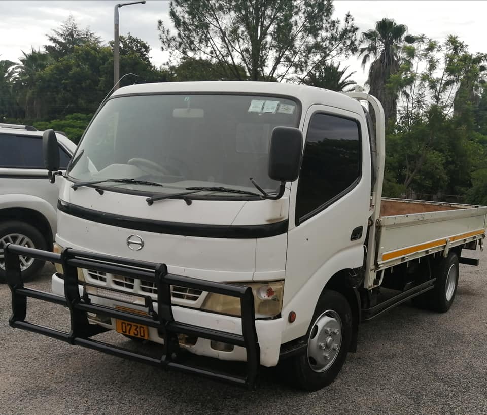 Hino Dutro 3.5 tonne Commercial Truck For Sale SAVEMARI