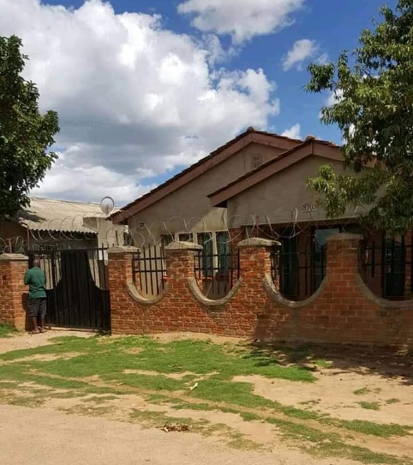 Marondera Open Plan Rusike Phase 1 Tiled,Walled House For Sale SAVEMARI