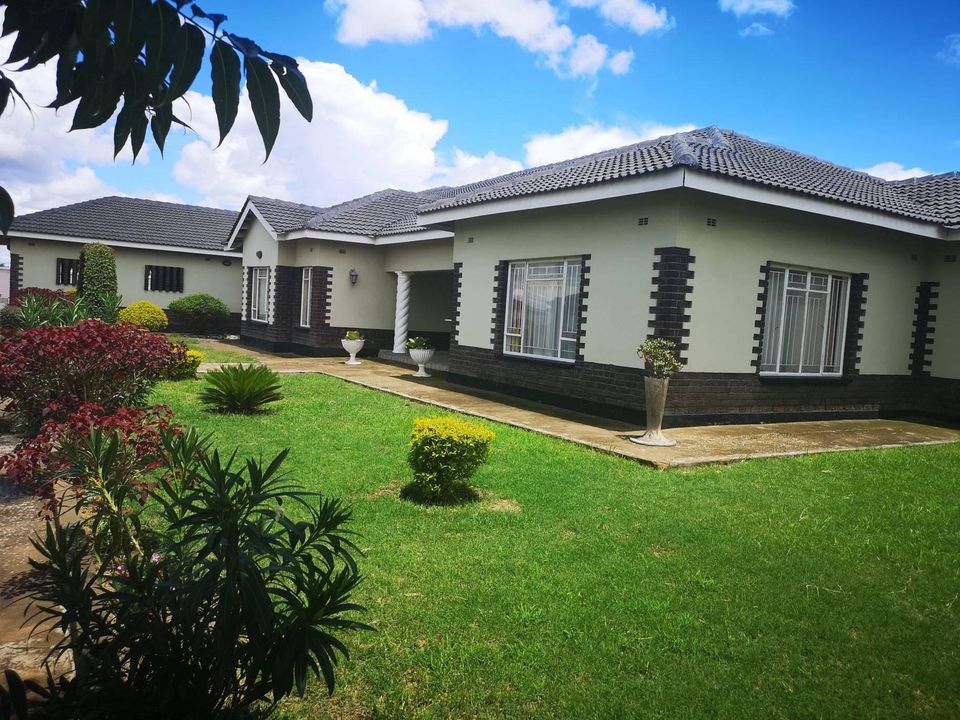 CHITUNGWIZA MANYAME PARK LOVELY FAMILY HOUSE FOR SALE SAVEMARI