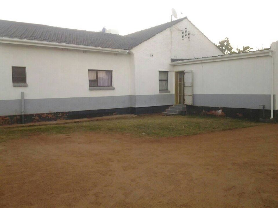 Bulawayo,Khumalo Neat 6 Bedroom House For Sale SAVEMARI