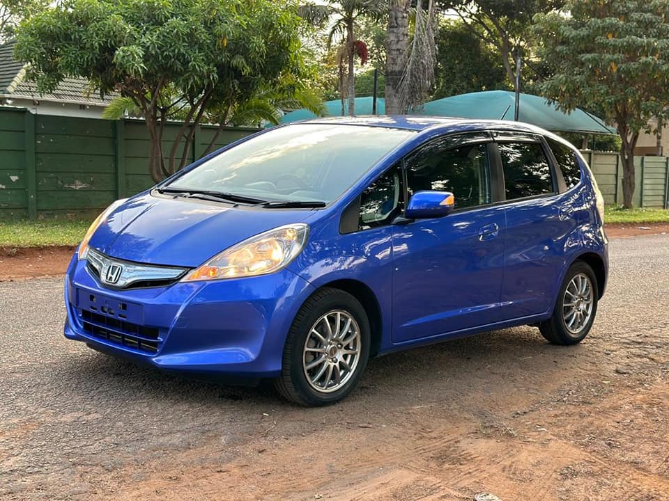 Honda Fit Hybrid GP1 2012 Model Car For Sale SAVEMARI