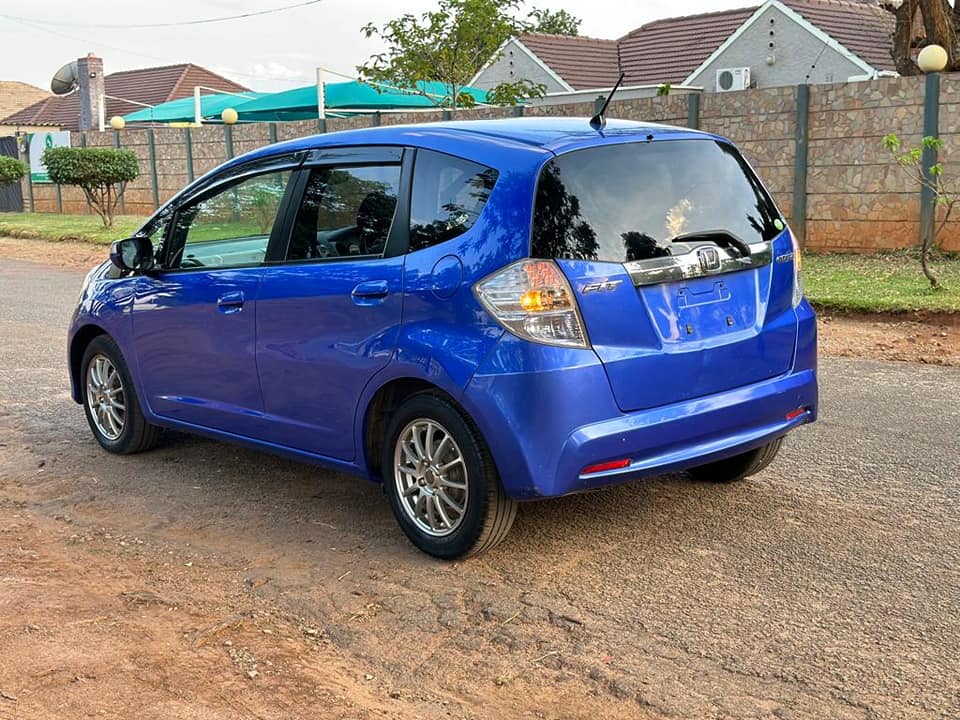 Honda Fit Hybrid GP1 2012 Model Car For Sale SAVEMARI