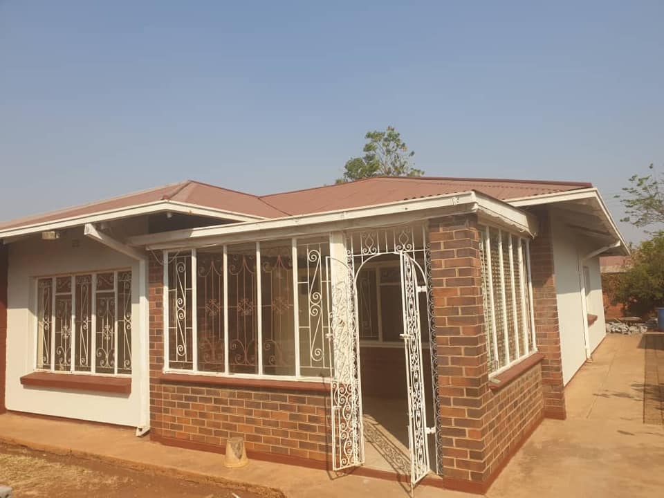 House For Sale in Bradfield Bulawayo SAVEMARI